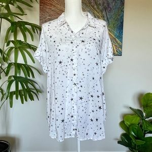 White short-sleeved blouse with black star print, Women's Large